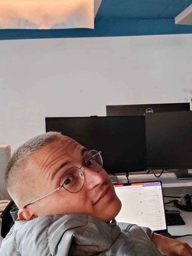  Andi   Gvožđar